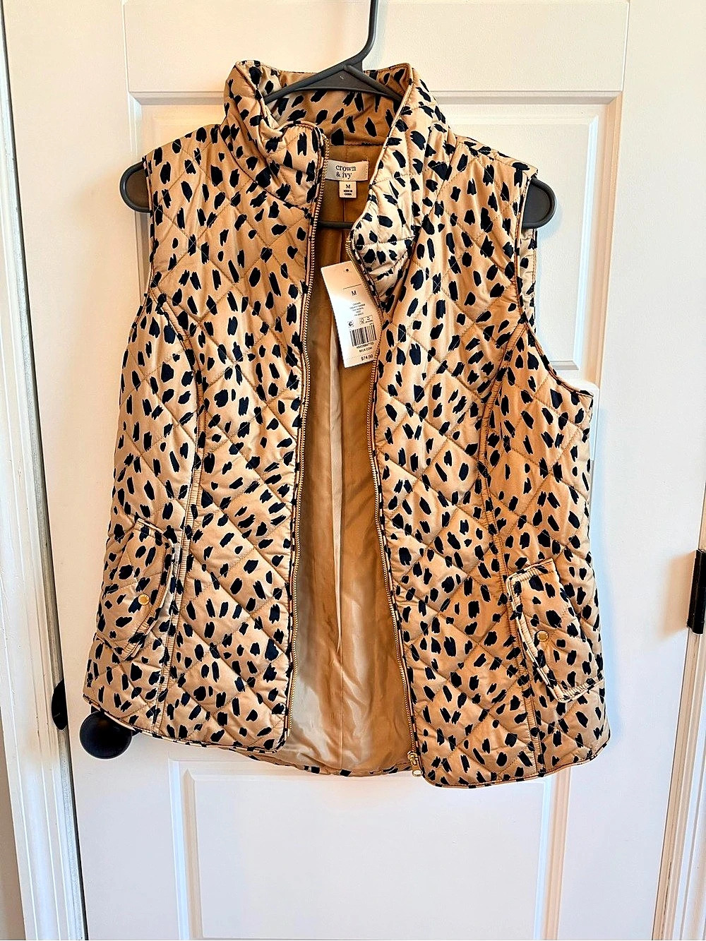 Crown & Ivy Tan Animal Quilted Puffer Vest in Tan & Black Medium